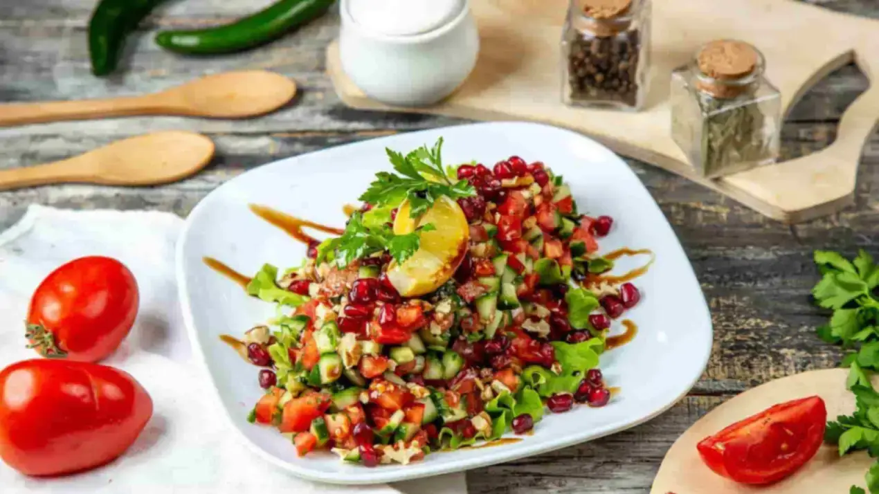 Narlı ve Cevizli Kinoa Salatası