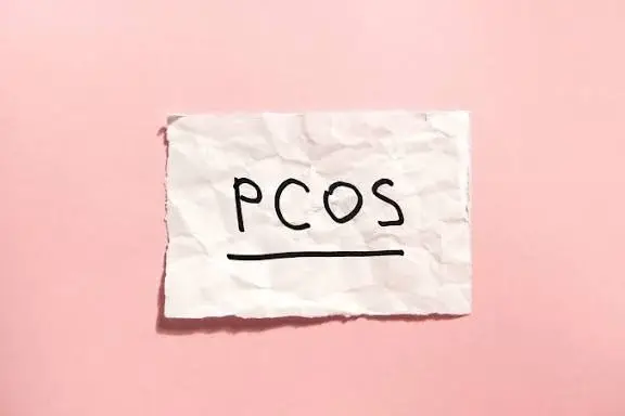 PCOS'ta Cilt Sorunları ve Tüylenme: Beslenme ile Hormonal Dengeyi Nasıl Sağlarsınız?
